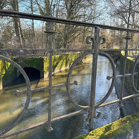 Дом отдыха Charming With Roof Terrace In